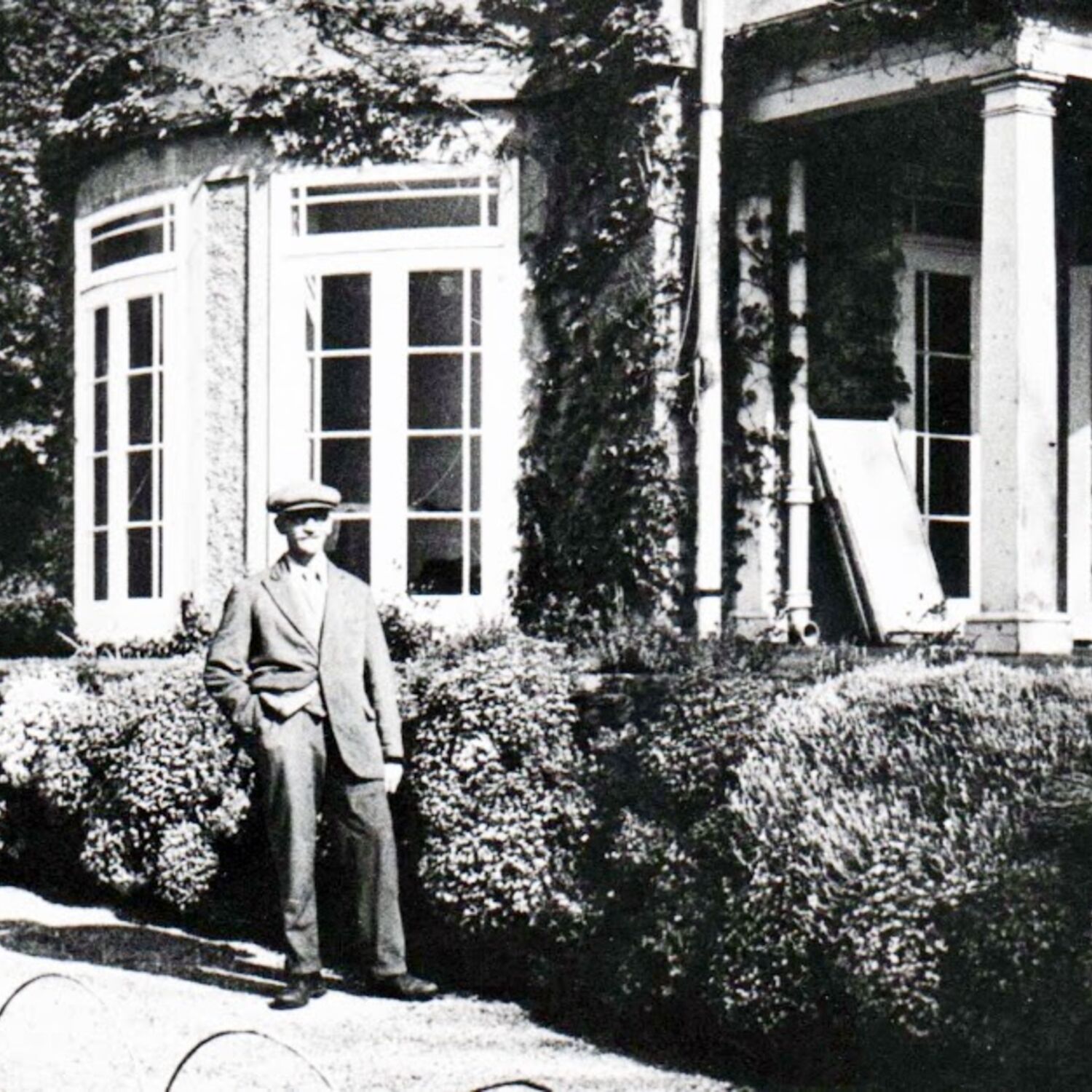 #caption-326 Mr Grace was Caddie Master from 1910 to the 1930's photographed outside the new dining room built in
