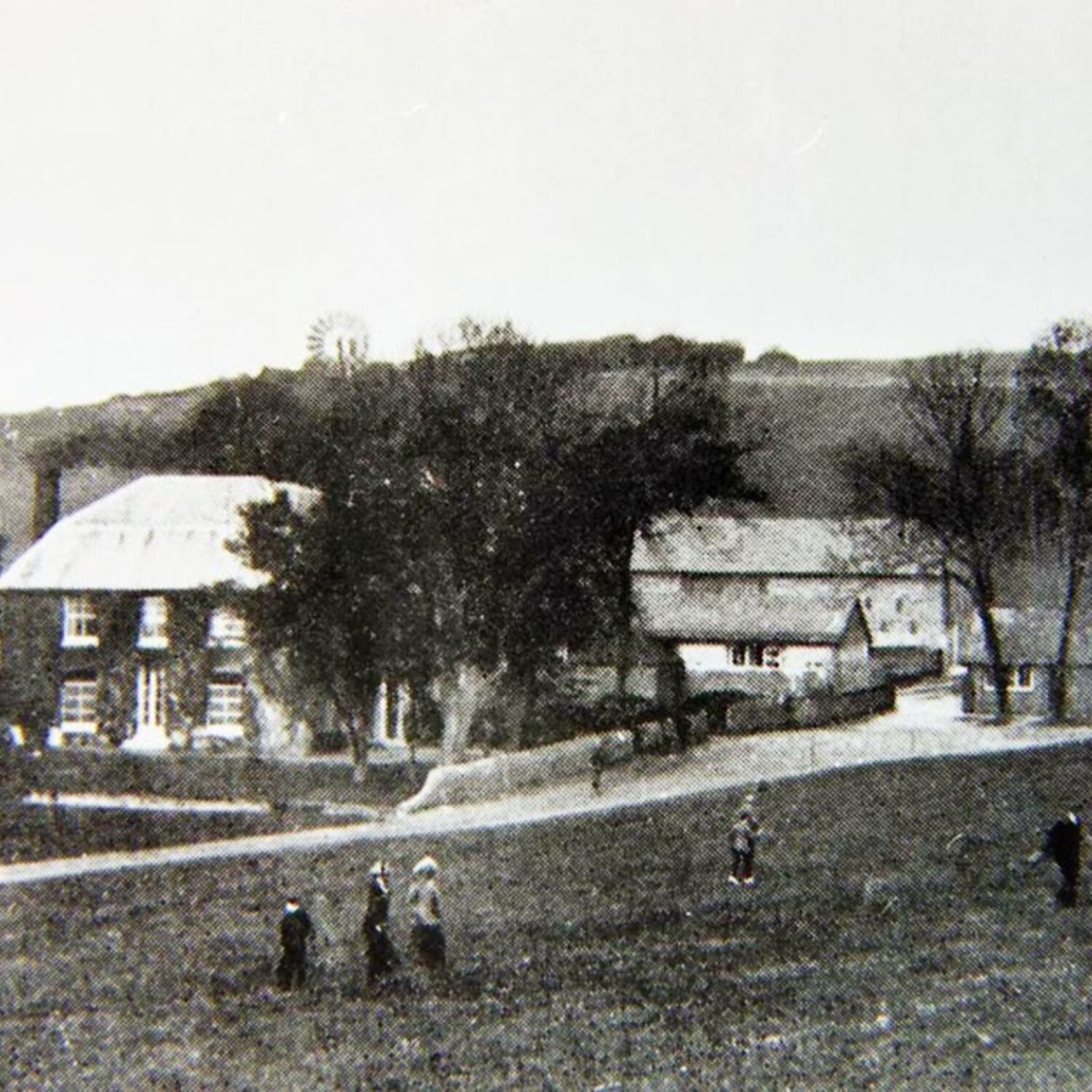 #caption-328 Warren Farm became the Club House when a nine hole course was built around the clubhouse and opened