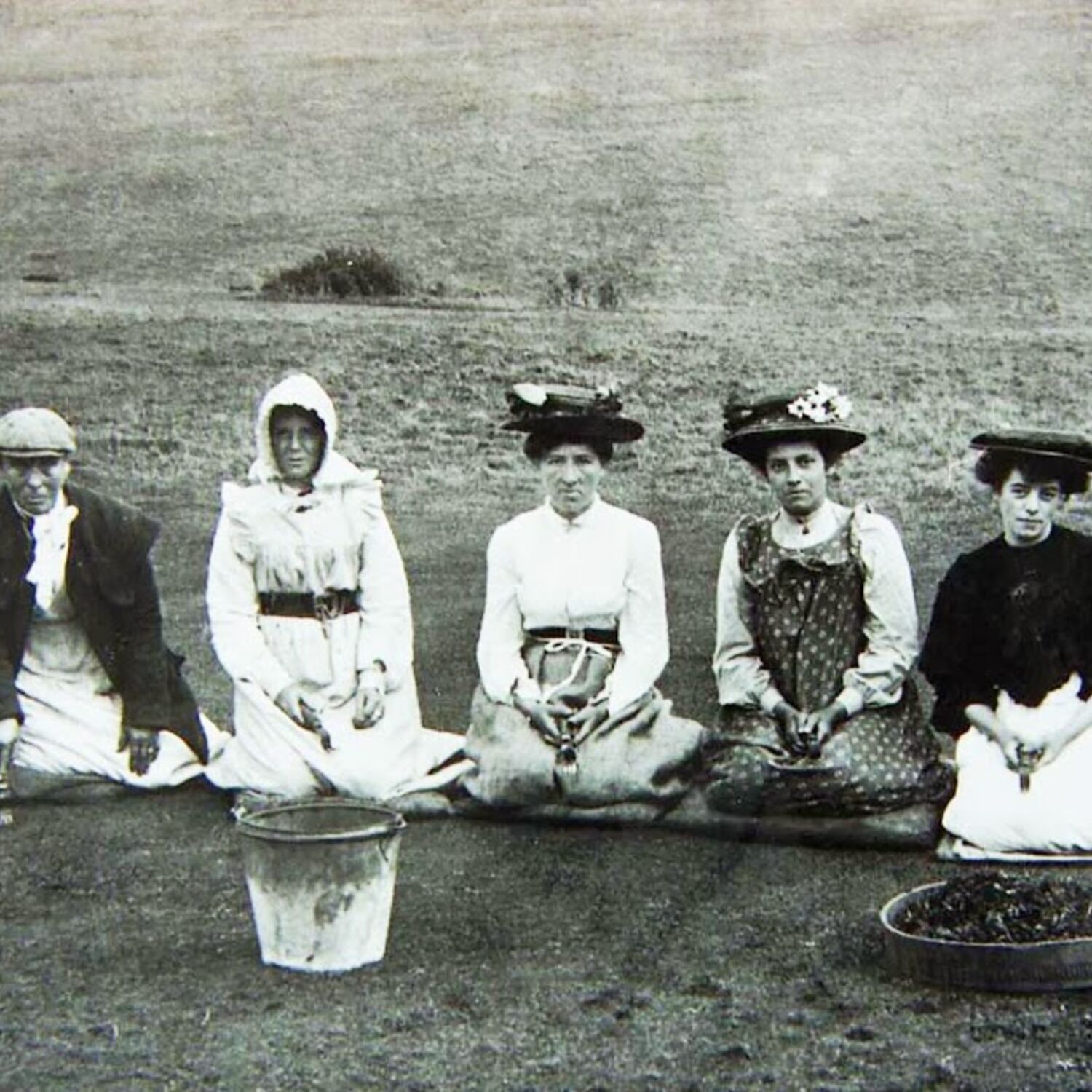 #caption-333 Wives of the greens staff did the weeding and mowing as their husbands were away at the 1914-18 Worl